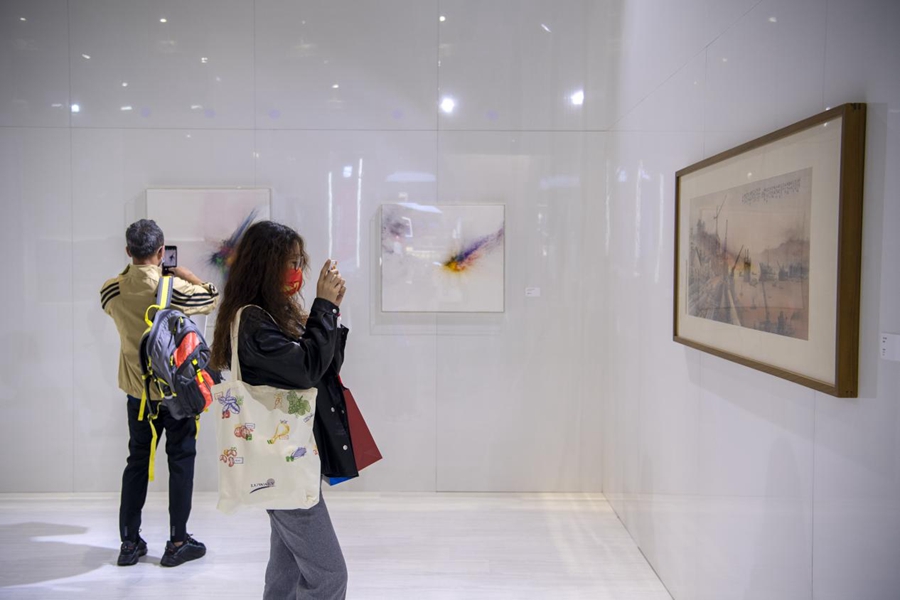 CIIE’s cultural and art section offers a feast for the eyes with its artistic masterpieces