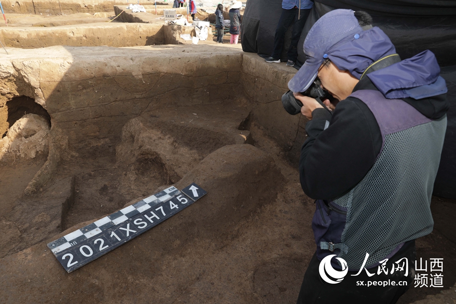 University archaeological classes move to on-site location at ancient historical site in N China