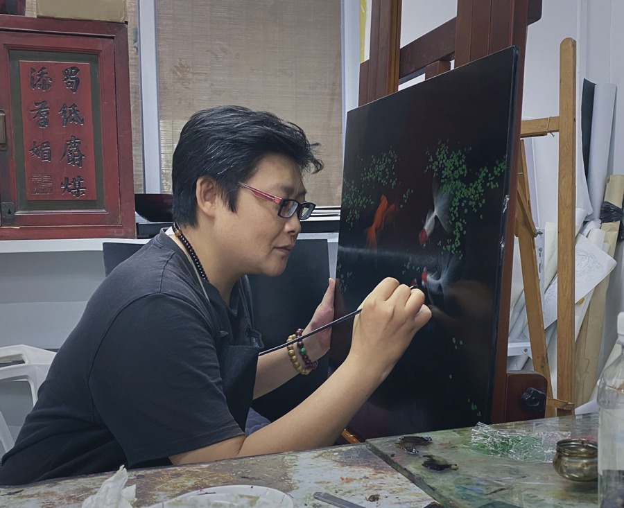 Explore bodiless lacquerware painting techniques in Fuzhou