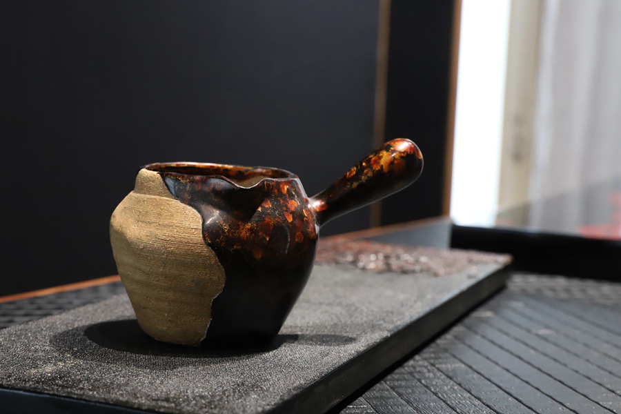 Explore bodiless lacquerware painting techniques in Fuzhou