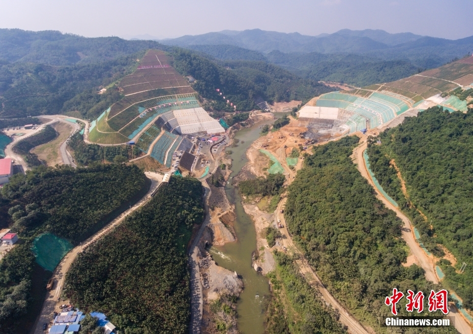 Maiwan water conservancy project in south China’s Hainan achieves successful river closure
