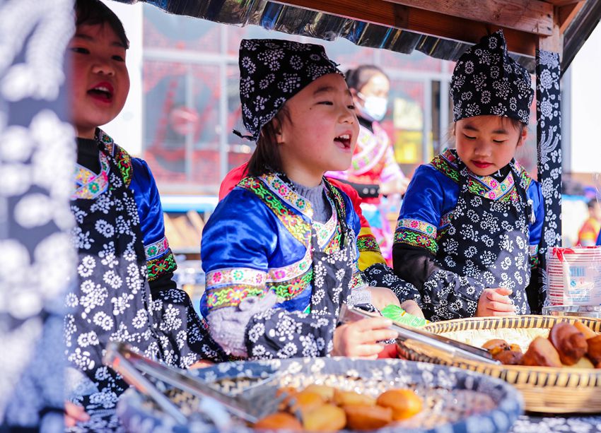 Kids celebrate the Dong New Year in SW China’s Guizhou