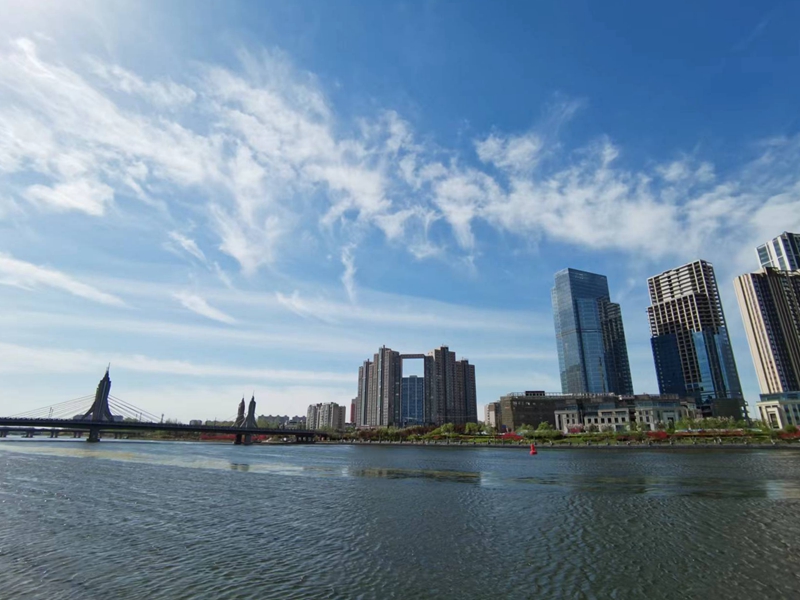 Spring scenery along section of Grand Canal in Beijing