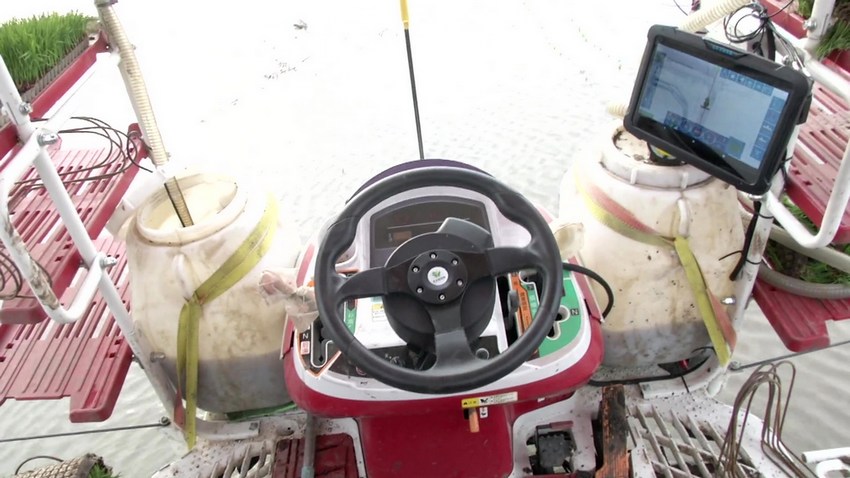 Beidou helps spring ploughing achieve unmanned rice transplanting in Heilongjiang