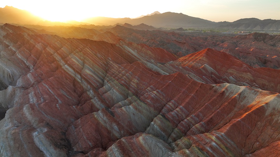 Sneak peek of spectacular Danxia landforms in NW China's Gansu reveals nature's supreme beauty