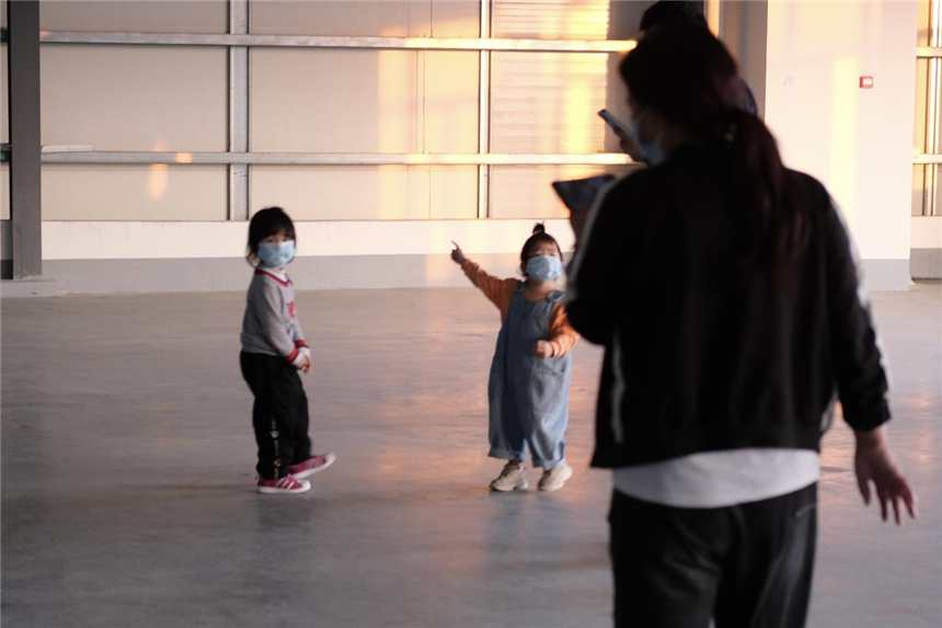 Moments of everyday life in a makeshift hospital in east China’s Shanghai