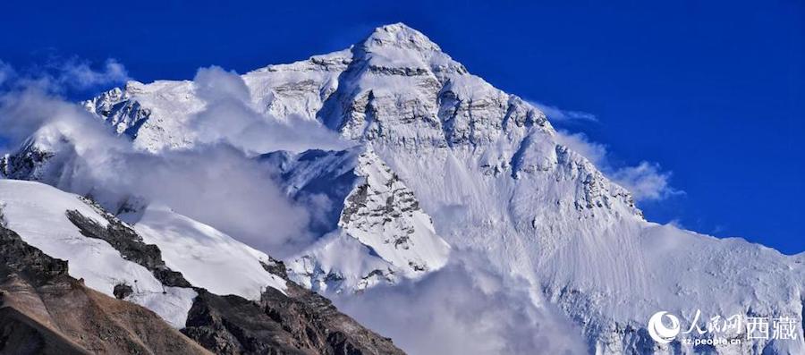 A peek at the peak: magnificent views of Mount Qomolangma