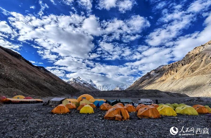 A peek at the peak: magnificent views of Mount Qomolangma