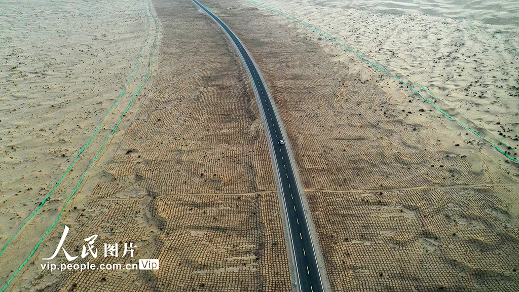 Expressway running across desert to open to traffic in China’s Xinjiang