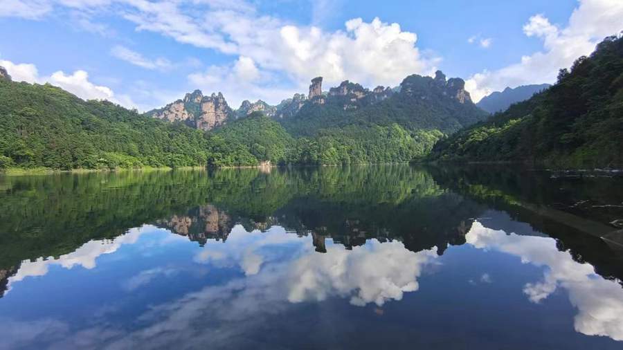 Witness stunning scenery inside Wulingyuan Scenic Area in central China’s Hunan