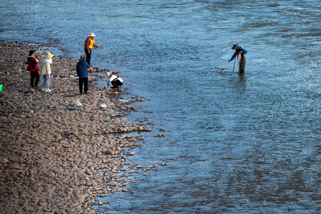 China launches new scientific expedition in Yangtze headwaters