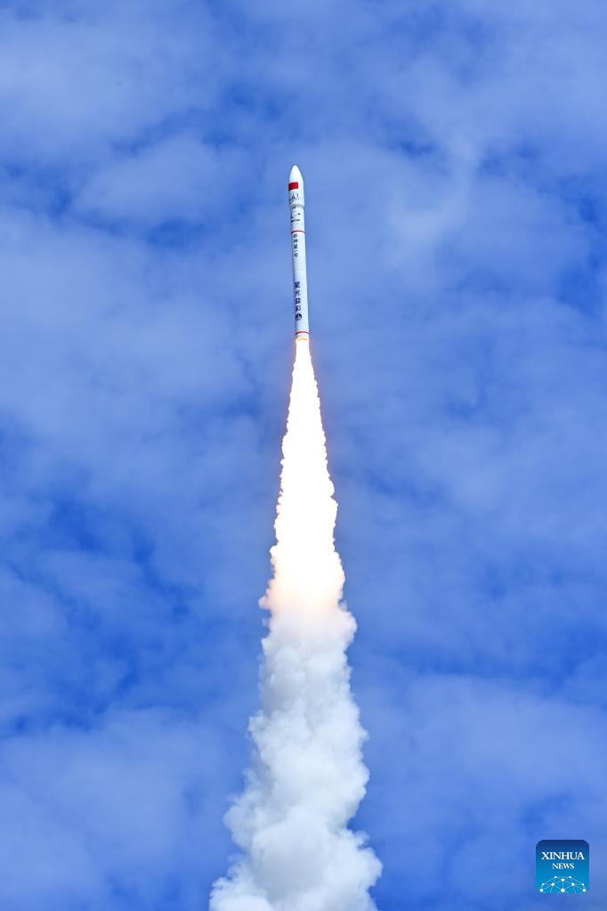 China's commercial rocket CERES-1 Y3 launches three satellites