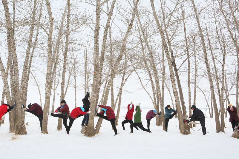 Yoga injects vitality into village in north China’s Hebei Province