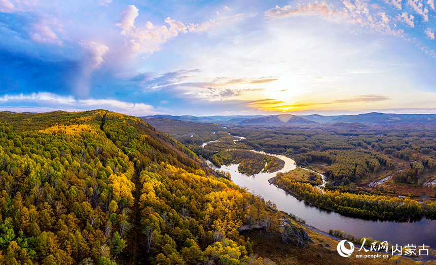 Picturesque autumn scenery in Inner Mongolia