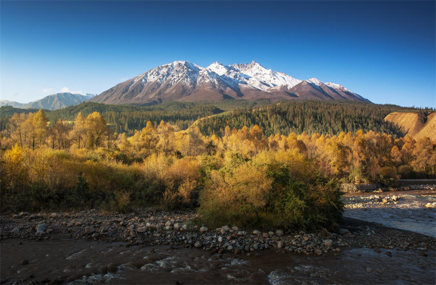 Splendid autumn scenery of Qilian Mountains in NW China