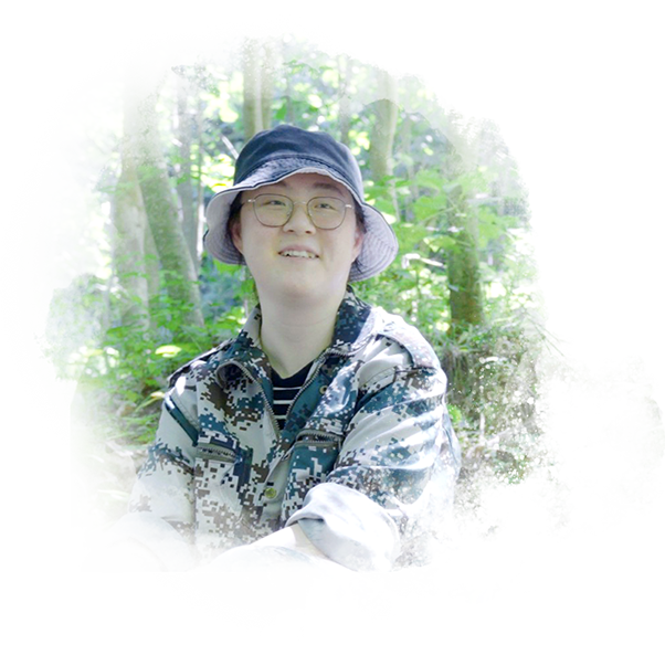           Generation Z forest keeper: to protect nature is to ensure the survival of mankind          "Protecting the Qinling Mountains is to protect humans themselves. Lucid waters and lush mountains are invaluable assets."          Chen Yuanyu, 27 years old, a forest keeper         
