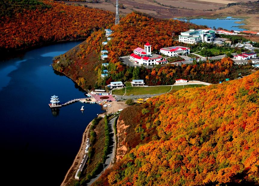 Splendid autumn scenery in Jixi, NE China's Heilongjiang