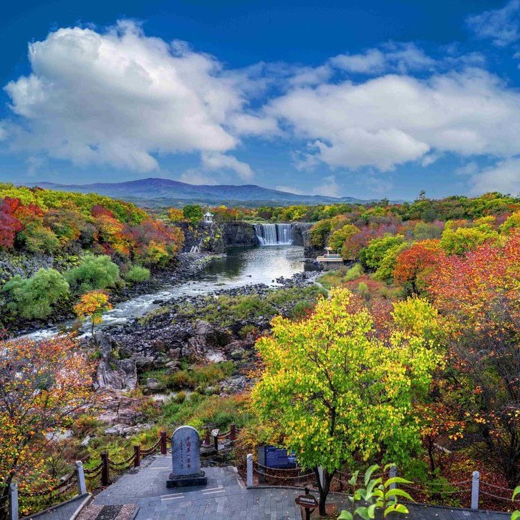 In pics: beautiful autumn view of Jingpo Lake in NE China's Heilongjiang