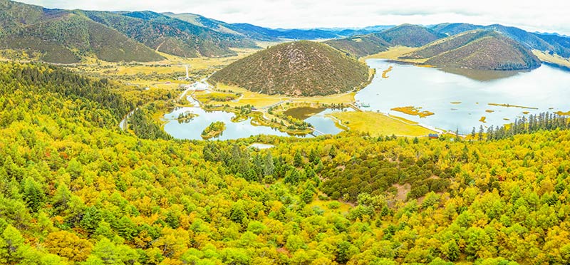 Beautiful autumn scenery of Potatso National Park in China's Yunnan