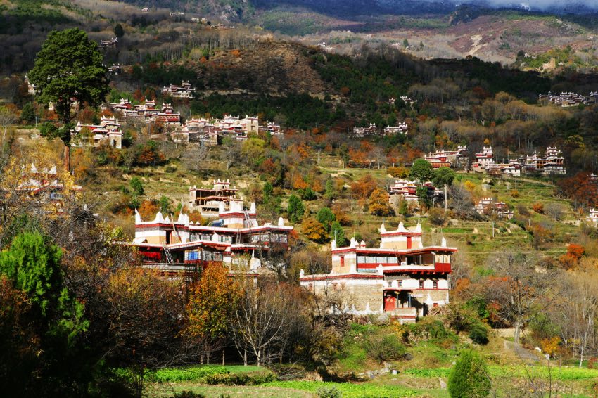 Stunning late autumn scenery in China's Garze Tibetan Autonomous Prefecture