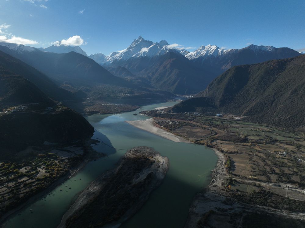 Spectacular view of Yarlung Zangbo Grand Canyon in SW China's Xizang