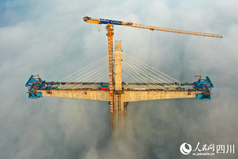 A glimpse into construction of super bridge in the clouds in SW China