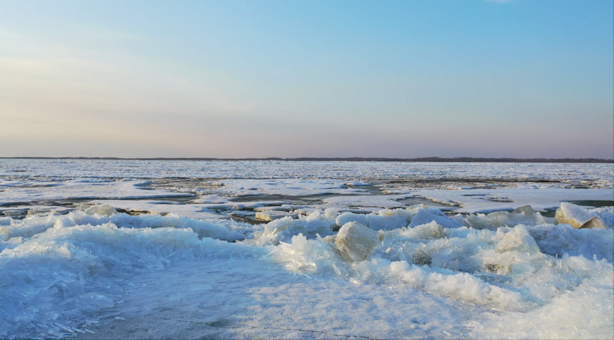 In pics: floating ice appears in Fuyuan, NE China's Heilongjiang