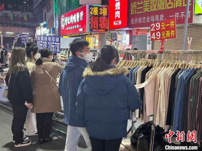 Night economy in China’s Guangxi lights up streets once again