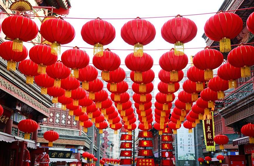 In pics: Commercial street in N China's Tianjin immersed in festive atmosphere 