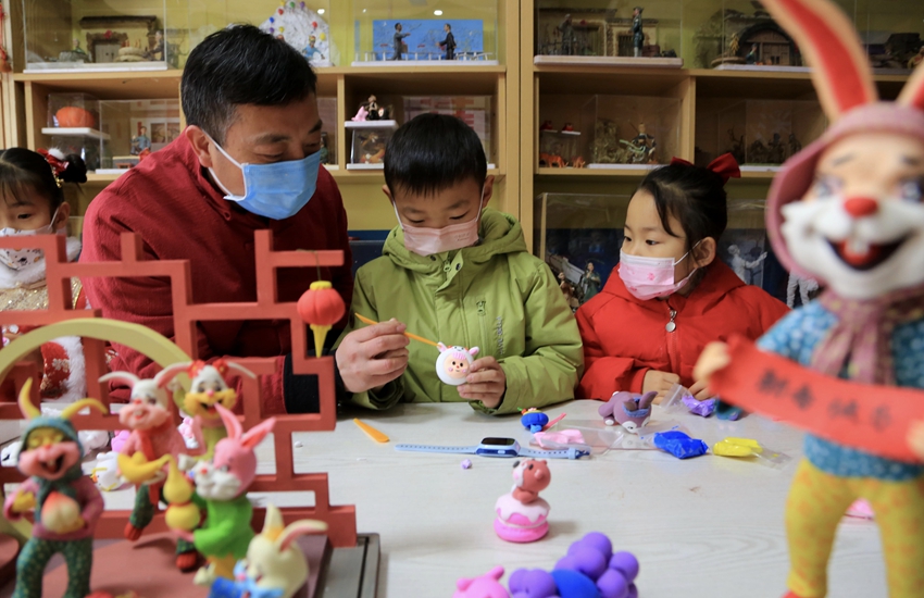 Intangible cultural heritage inheritor in China makes adorable rabbit dough figurines to greet Chinese Lunar New Year