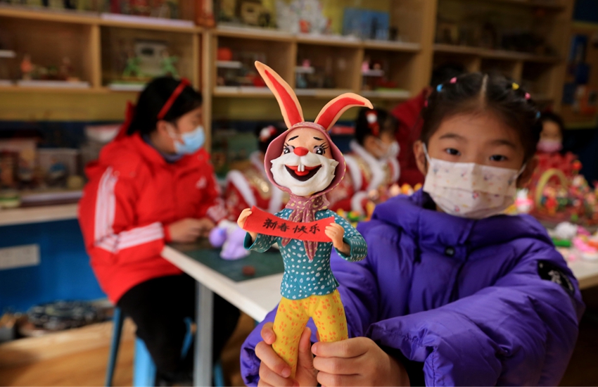 Intangible cultural heritage inheritor in China makes adorable rabbit dough figurines to greet Chinese Lunar New Year