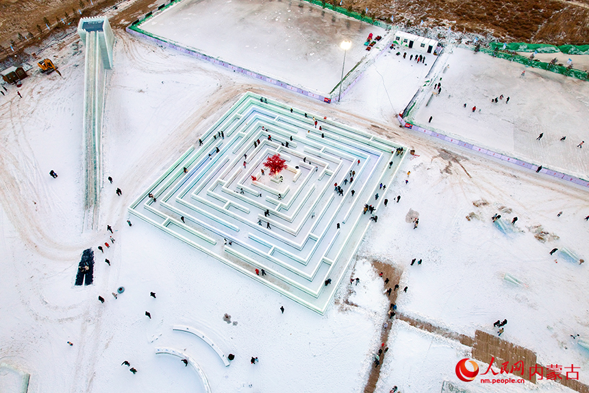 Ice and snow festival kicks off in Hohhot, N China’s Inner Mongolia