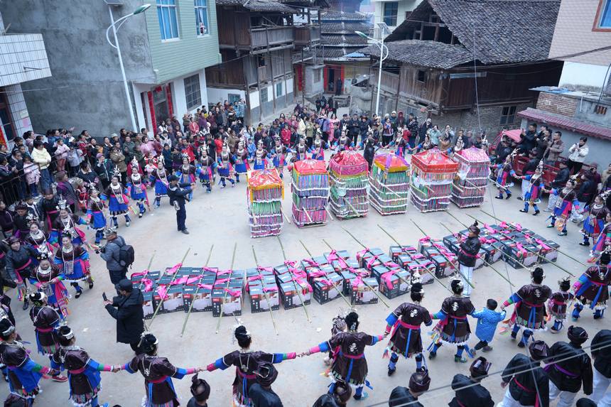Colorful folklore performances draw tourists to Congjiang county of SW China's Guizhou