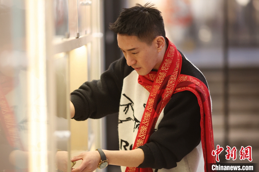 Young man from Taiwan popularizes traditional Nanjing Yunjin brocade