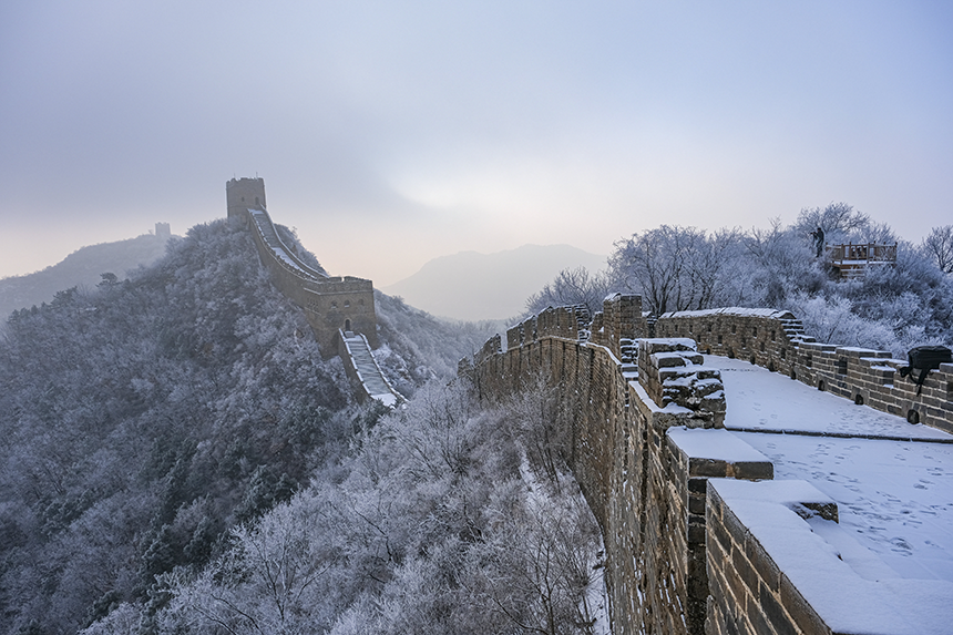 In pics: snow turns Jinshanling Great Wall into wonderland