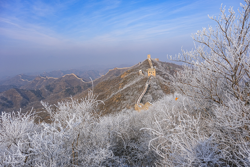 In pics: snow turns Jinshanling Great Wall into wonderland