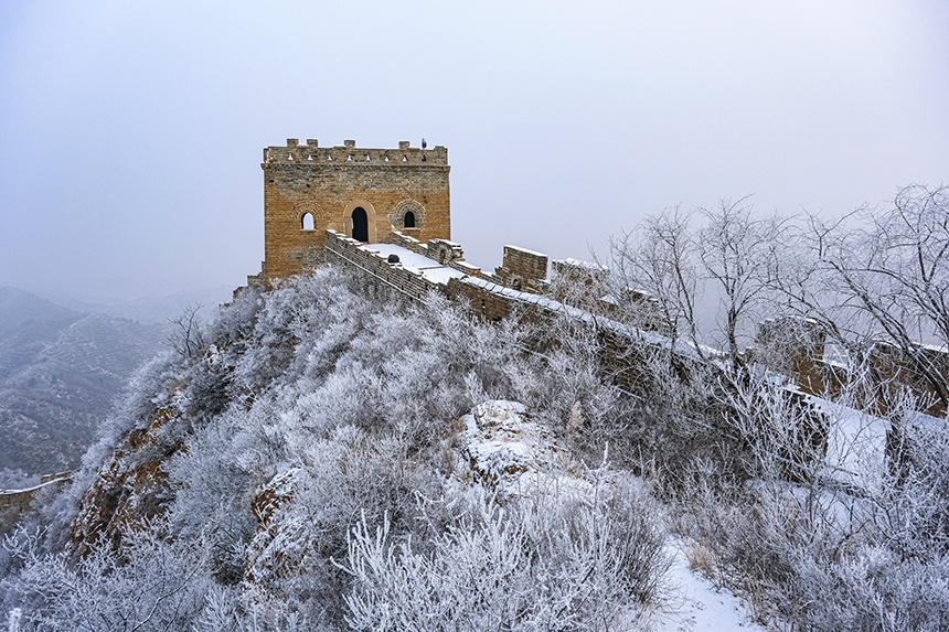 In pics: snow turns Jinshanling Great Wall into wonderland