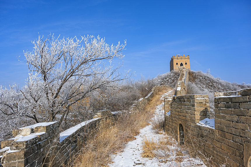 In pics: snow turns Jinshanling Great Wall into wonderland