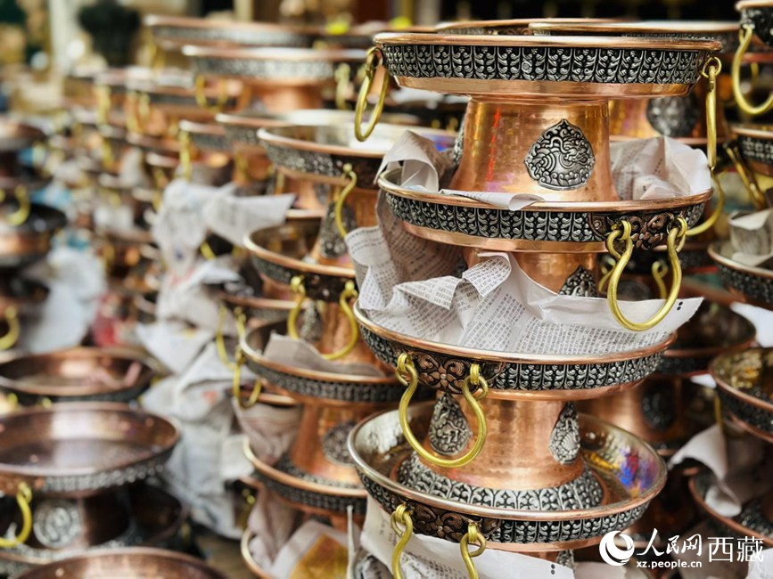 In pics: Tibetans buy specialties to celebrate New Year in Lhasa