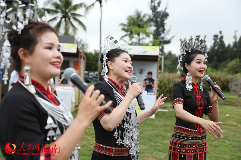 Cultures of local ethnic groups in China’s Hainan displayed at Boao Forum for Asia