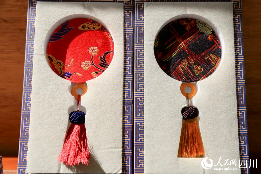 Chengdu Universiade's medal ribbons applying craftsmanship of Shu brocade showcase Chinese aesthetics