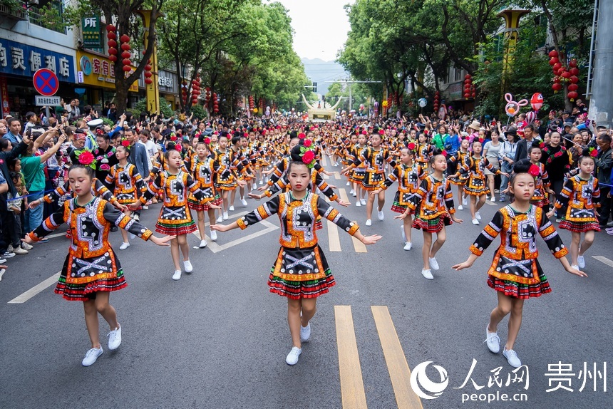 People celebrate Miao Sisters Festival in SW China's Guizhou