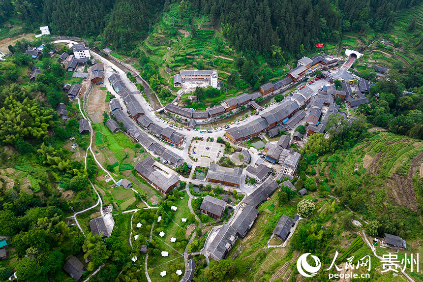 Traditional mountainous village in SW China's Guizhou prospers with renewed vigor