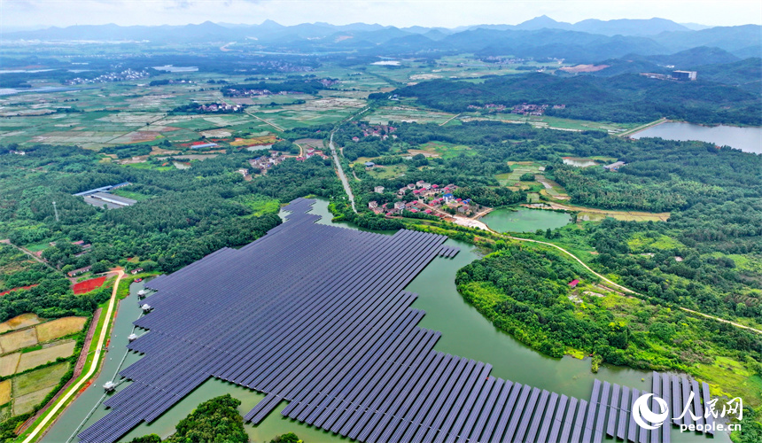 In pics: Water-surface PV project in E China's Jiangxi