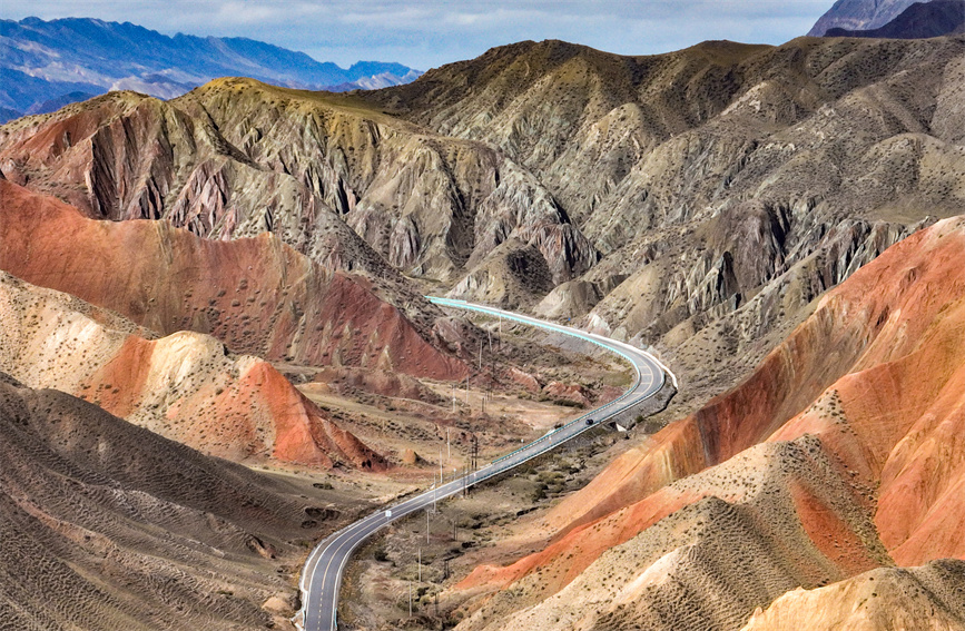 Magnificent autumn views of Danxia landform in NW China's Xinjiang