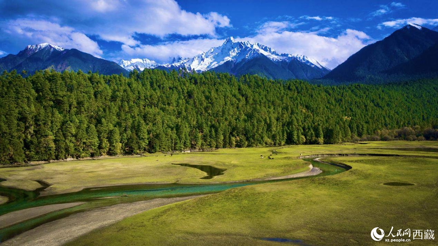 Spectacular landscapes along Xizang section of China's longest national highway