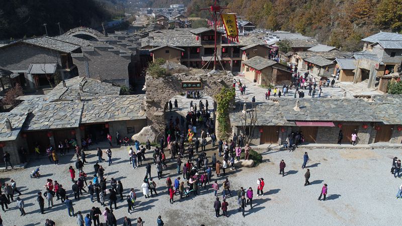 Village in NW China's Shaanxi transforms into thriving tourist resort by harnessing natural resources