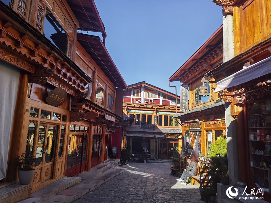 Exploring the ancient town of Dukezong in Shangri-La