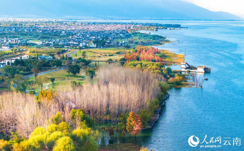 Beautiful scenery of Erhai Lake in Dali, SW China's Yunnan