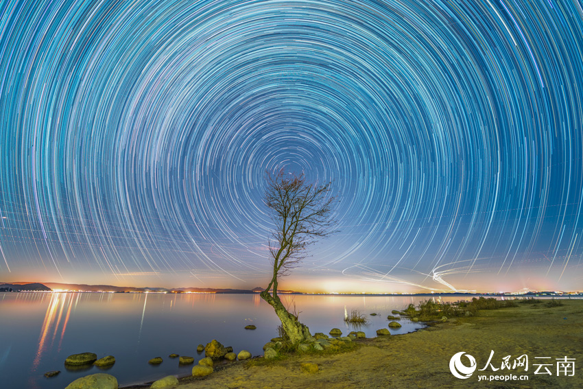 In pics: Stunning star trails over Dianchi Lake